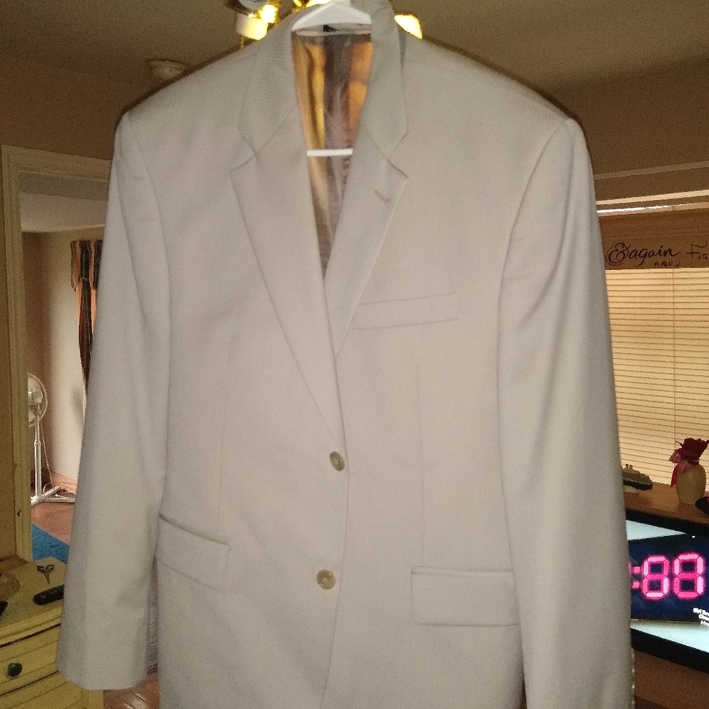 Gorgeous Silver Ralph Lauren suit 40 short